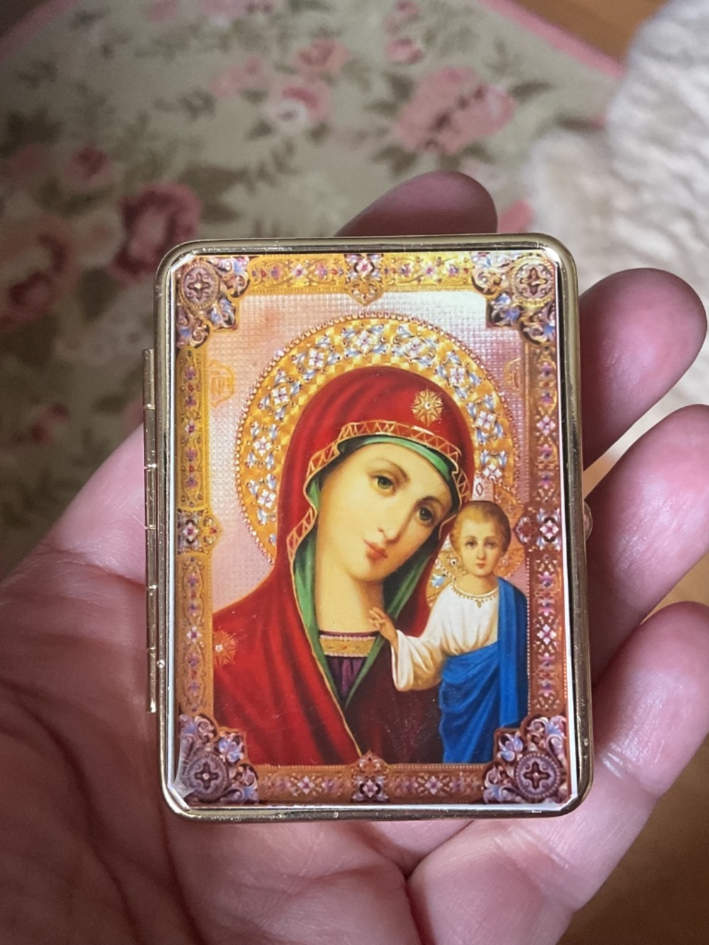 NWOT Virgin Mary Icon Pills Case With Mirror - Picture 5 of 12